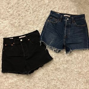 2 LEVIS Ribcage Shorts